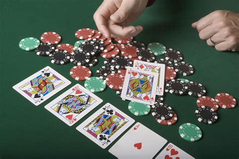 how to play texas holdem poker at home